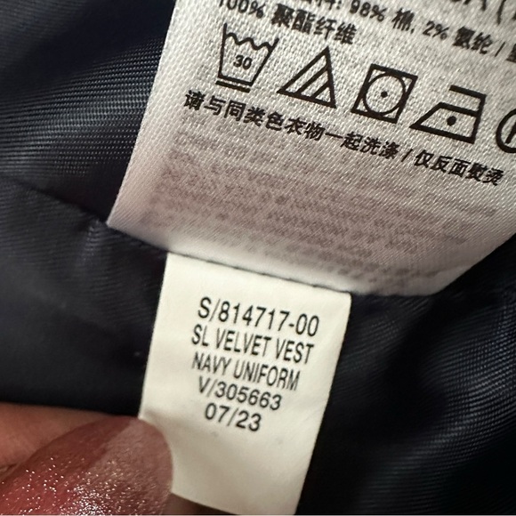 Gap Navy Velvet Vest – Size L Tall - Picture 7 of 8